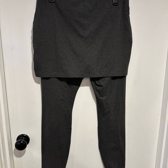 Cabi M’Leggings in Charcoal - Picture 2 of 4